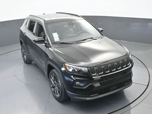 New 2026 Jeep Compass Latitude image 49