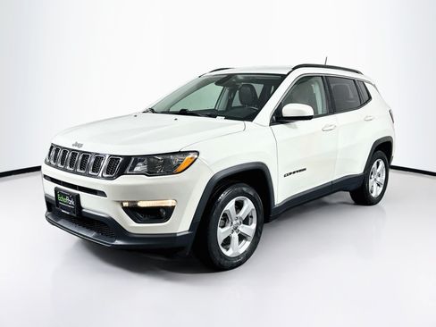 Used 2018 Jeep Compass Latitude w/ Popular Equipment Group FWD image 3