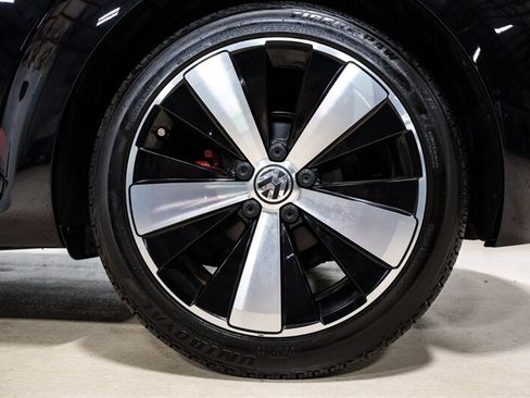 Used 2013 Volkswagen Beetle 2.0T FWD image 14