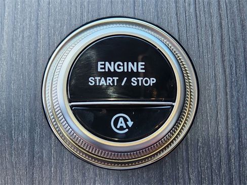 New 2025 Mercedes-Benz GLC 300 4MATIC image 23