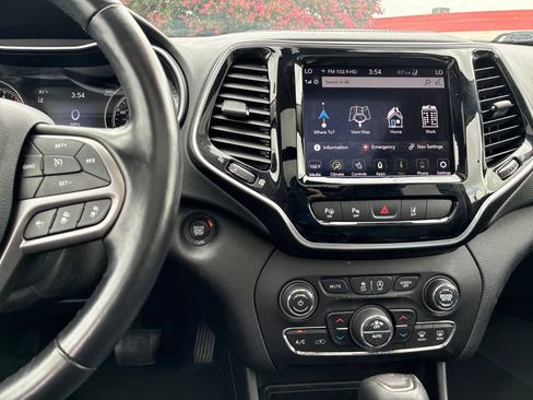 Used 2021 Jeep Cherokee Limited w/ Elite Package AWD/4WD image 18