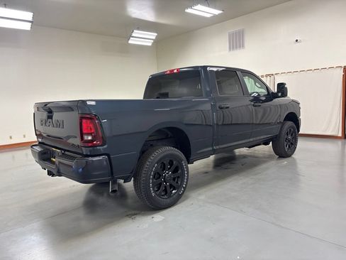 New 2026 RAM 2500 Big Horn AWD/4WD image 8