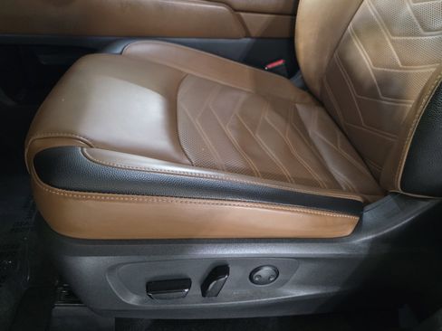 Used 2023 Nissan Pathfinder Platinum image 25