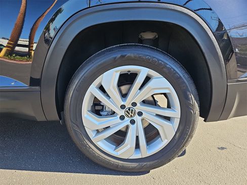 Certified 2023 Volkswagen Atlas SE w/ Panoramic Sunroof Package image 36