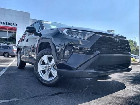 Used 2021 Toyota RAV4 XLE FWD image 2