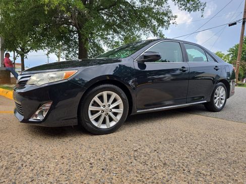 Used 2012 Toyota Camry XLE image 6
