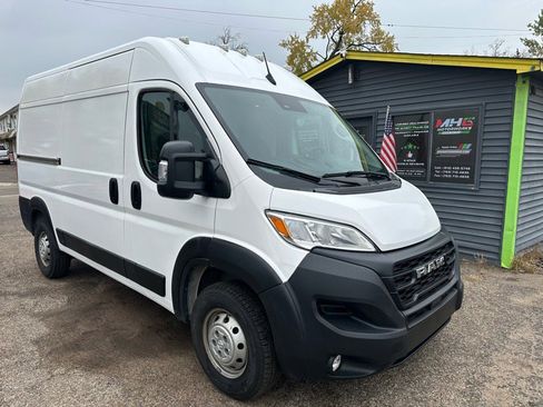Used 2023 RAM ProMaster 2500 w/ Convenience Group image 2