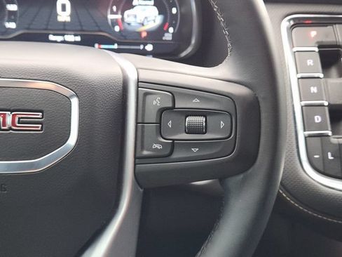 Used 2024 GMC Yukon SLT w/ SLT Luxury Package RWD image 29