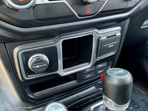 Used 2020 Jeep Wrangler Unlimited Willys image 32