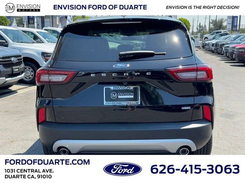 New 2025 Ford Escape SE image 10