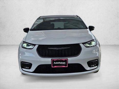 New 2026 Chrysler Pacifica Select FWD image 6