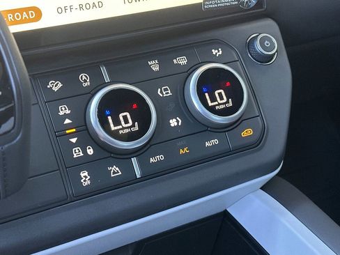 New 2026 Land Rover Defender 110 X-Dynamic SE AWD/4WD image 18