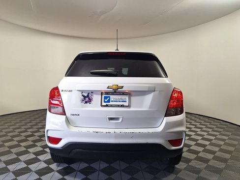 Used 2021 Chevrolet Trax LS w/ Tint and Cruise Package FWD image 6