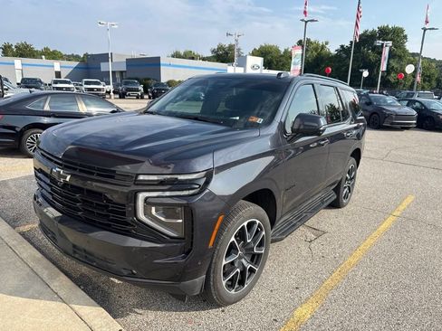 Used 2025 Chevrolet Tahoe RST w/ Comfort Package AWD/4WD image 3