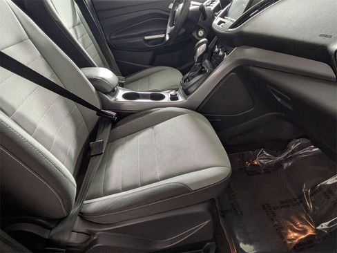 Used 2016 Ford Escape SE image 28