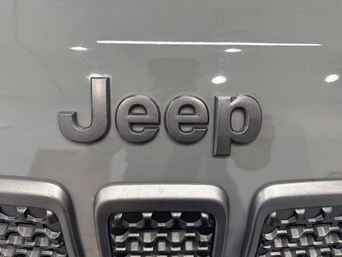 Used 2022 Jeep Cherokee Trailhawk w/ Premium Leather Package AWD/4WD image 14
