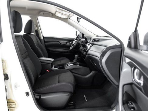 Used 2017 Nissan Rogue S FWD image 25