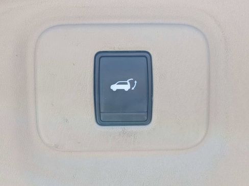 Used 2017 Nissan Pathfinder Platinum FWD image 13
