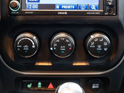 Used 2015 Jeep Compass Limited FWD image 12