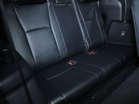 Used 2023 Toyota Highlander Limited image 32