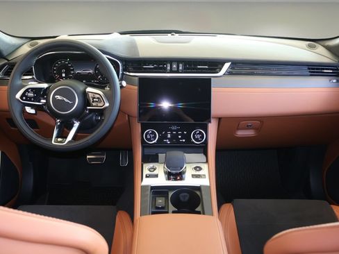 New 2026 Jaguar F-PACE SVR AWD/4WD image 9