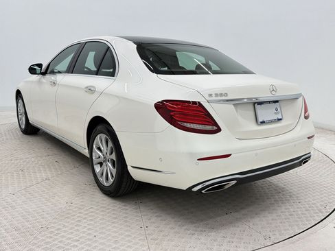 Used 2020 Mercedes-Benz E 350 Sedan image 3