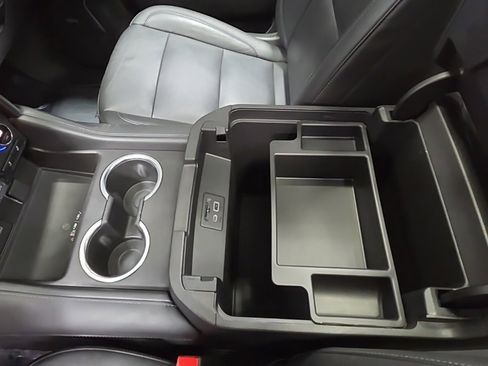 Used 2021 Chevrolet Suburban LT image 28