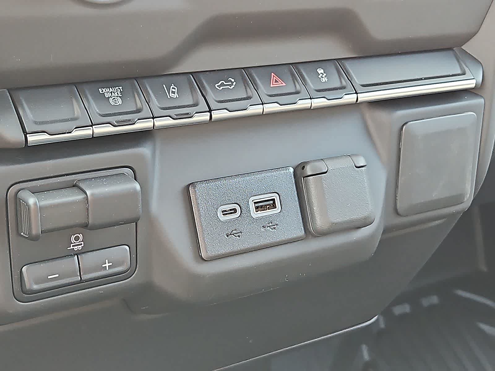 New 2025 Chevrolet Silverado 2500 W/T AWD/4WD image 10