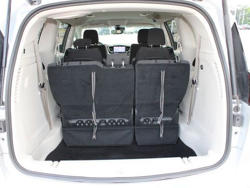 Used 2024 Chrysler Voyager LX FWD image 18