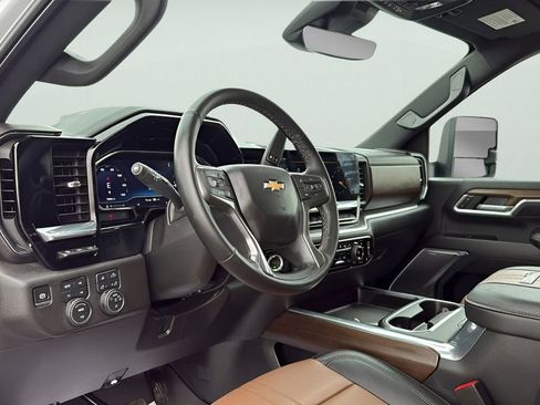 Used 2024 Chevrolet Silverado 3500 High Country w/ High Country Premium Package image 22