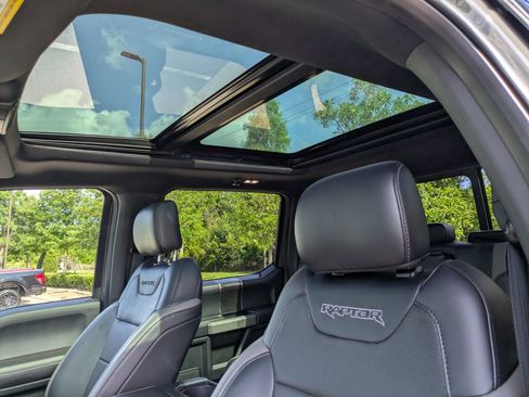 Used 2018 Ford F150 Raptor w/ Equipment Group 802A Luxury AWD/4WD image 30