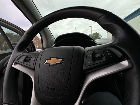 Used 2019 Chevrolet Trax LT w/ LT Convenience Package image 15