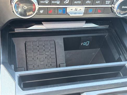 Used 2024 Ford F250 Lariat w/ Black Appearance Package AWD/4WD image 37