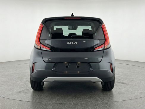 Used 2025 Kia Soul LX w/ LX Technology Package FWD image 7