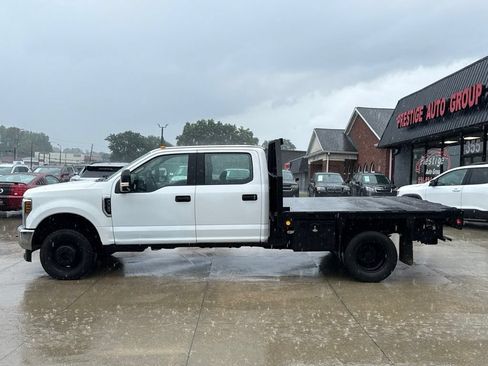 Used 2019 Ford F350 XL w/ Power Equipment Group AWD/4WD image 3