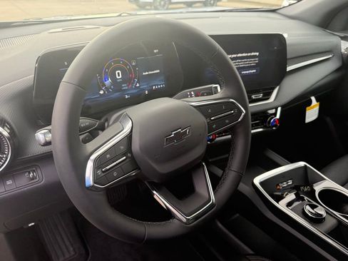 New 2026 Chevrolet Equinox LT w/ Convenience Package II image 25