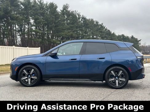 Used 2024 BMW iX xDrive50 w/ Premium Package image 6