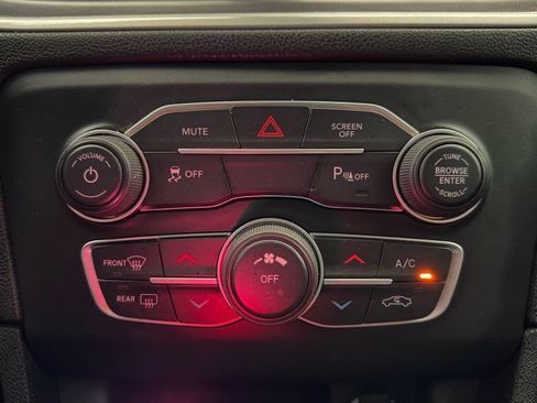 Used 2022 Dodge Charger SXT RWD image 26