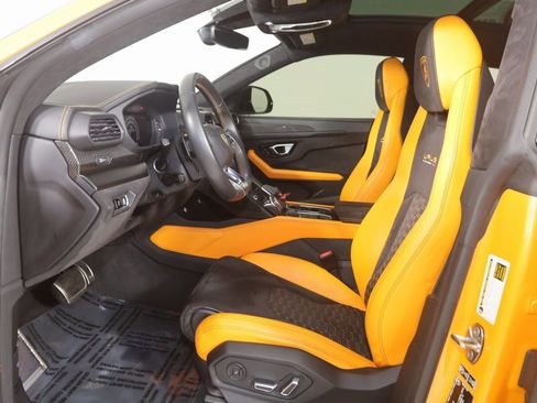 Used 2021 Lamborghini Urus image 13