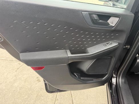 Used 2020 Ford Escape S image 15