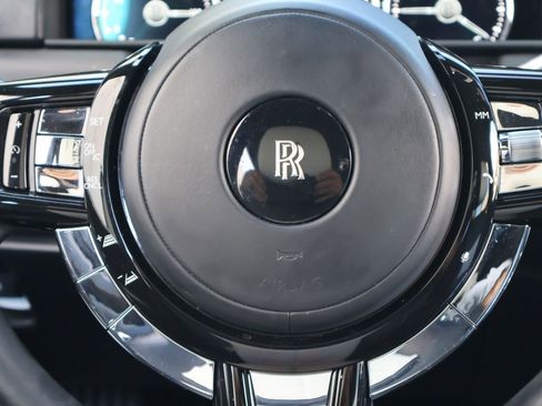 Certified 2022 Rolls-Royce Cullinan AWD/4WD image 17