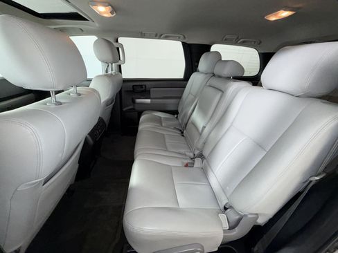 Used 2019 Toyota Sequoia SR5 AWD/4WD image 24