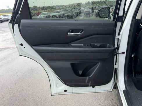Used 2024 Nissan Pathfinder SL w/ SL Premium Package FWD image 14