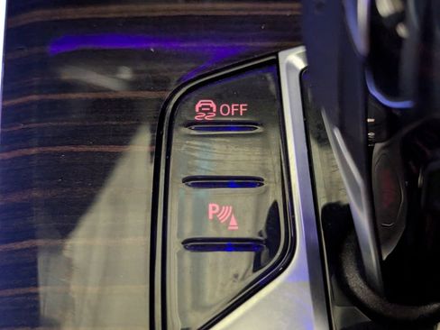 Used 2021 BMW X5 xDrive40i w/ M Sport Package image 42