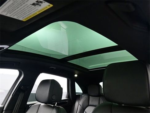 Used 2024 Porsche Macan image 14