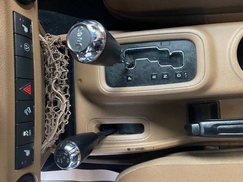 Used 2014 Jeep Wrangler Sahara w/ Connectivity Group AWD/4WD image 15