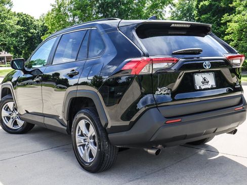 Used 2022 Toyota RAV4 LE AWD/4WD image 14