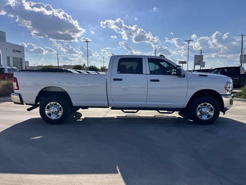 Used 2024 RAM 2500 Tradesman w/ Chrome Appearance Group AWD/4WD image 2