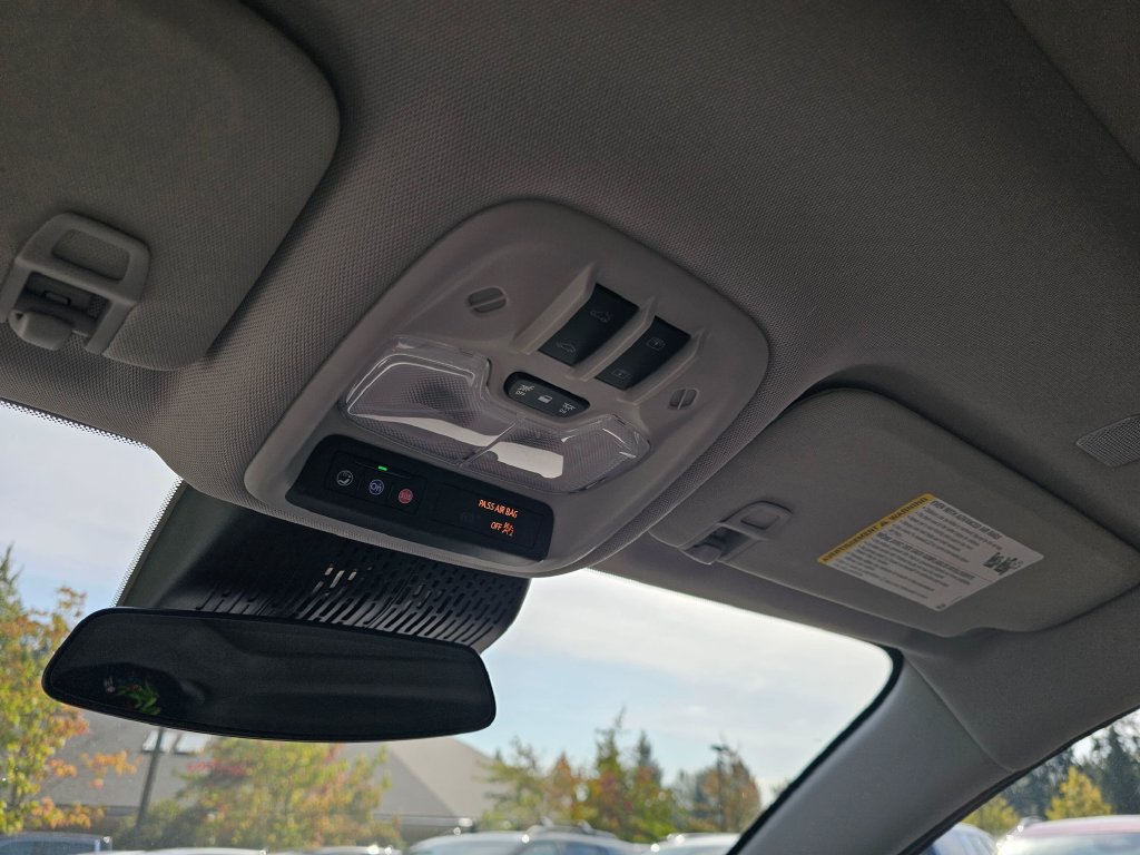 New 2027 Chevrolet Bolt LT w/ Dual Panel Sunroof Package FWD image 32