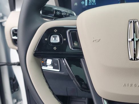 New 2026 Lincoln Corsair Premiere image 16